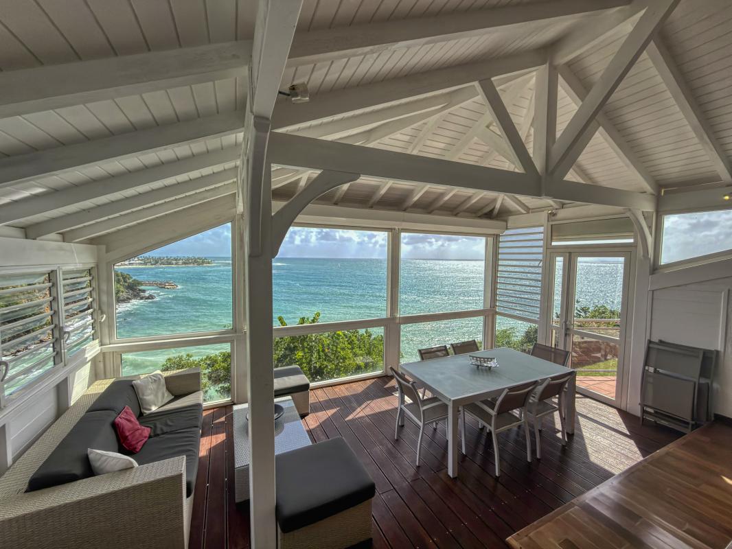 20.Location Villa piscine vue mer Ste Anne Guadeloupe_Séjour vue mer